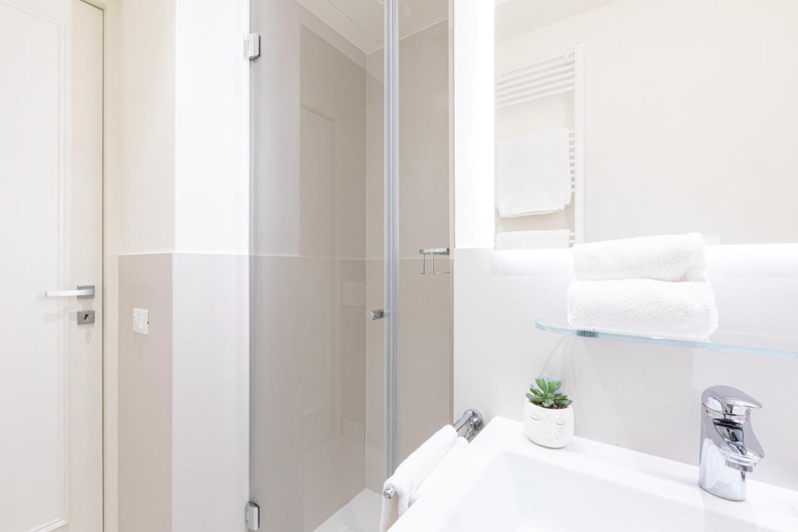 Centrale Suite With Balcony - Top Collection มิลาน ภายนอก รูปภาพ